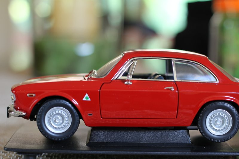 Illustration for article titled 1:18Â Alfa Romeo Sprint GTA Tuesday